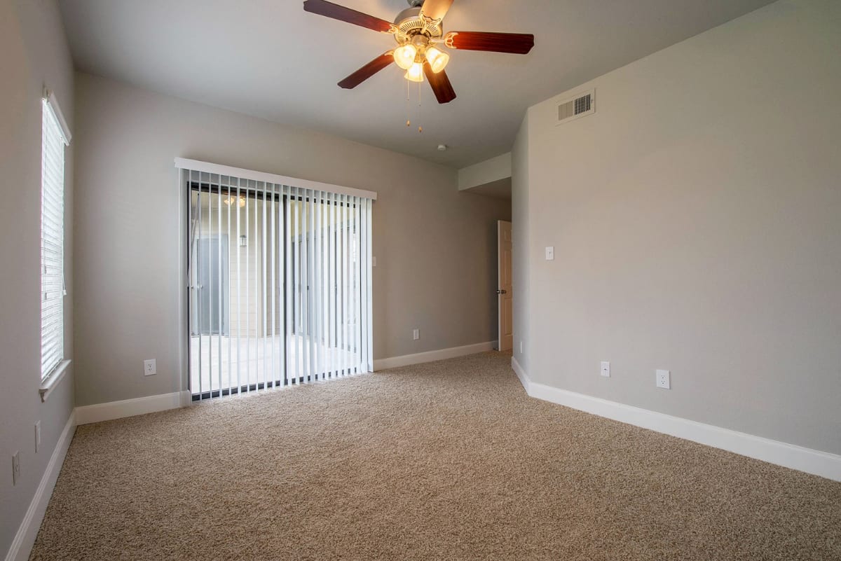 Photos Apartments Near Clear Lake, TX